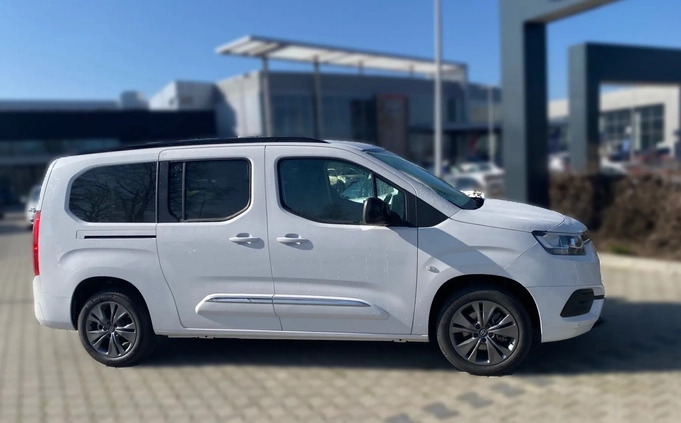 Toyota Proace City Verso cena 127900 przebieg: 7, rok produkcji 2023 z Zawichost małe 106